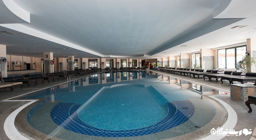 نمای استخر سرپوشیده